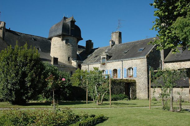 [AirePark] Aire communale de camping-cars Questembert à Questembert