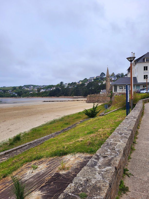 Plage Saint Michel-en-Greve à Saint-Michel-en-Greve