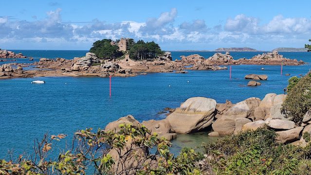 Plage de Tourony à Tregastel